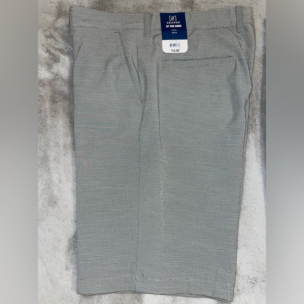 ☀️NWT Men's Gray and Black Shorts - Picture 2 of 9